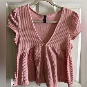 Alya women’s size Medium Pink Short Sleeved V-neck Shirt